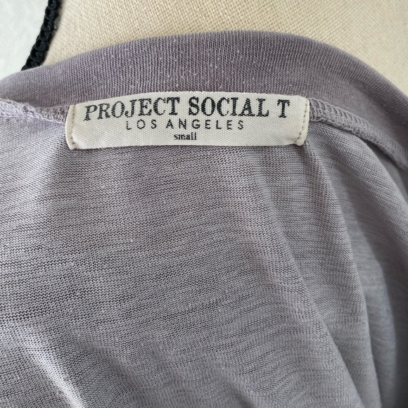 Revolve Project Social T: Utah tee in earl grey color - Picture 9 of 11